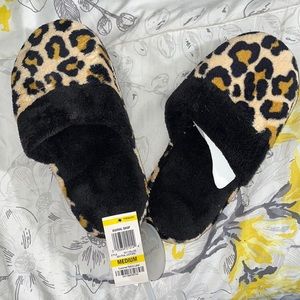 Women’s Cheetah Print Slippers